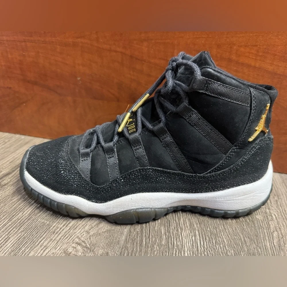 Nike Black and Gold Athletic Shoes